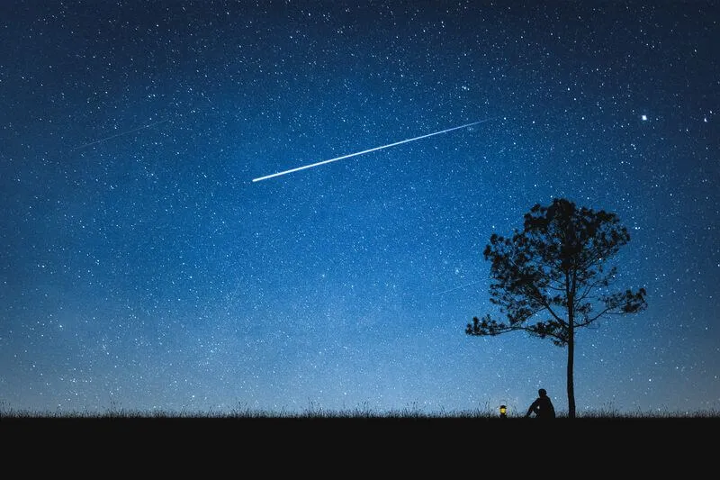 Biblical Meaning of Seeing a Shooting Star: 11 Spiritual Meaning