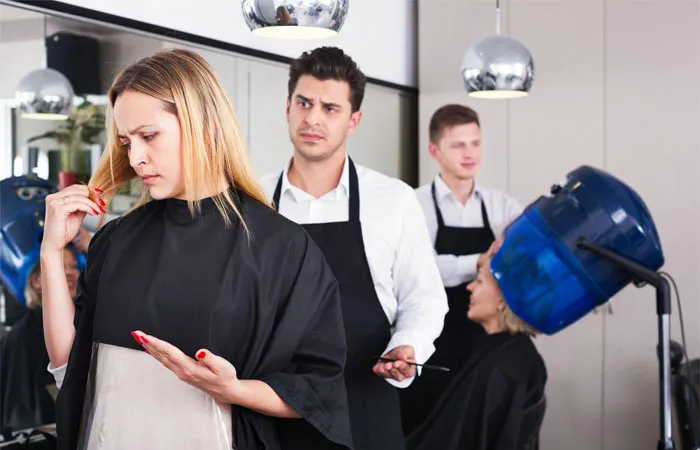 Signs Your Hair Stylist Doesn't Like You