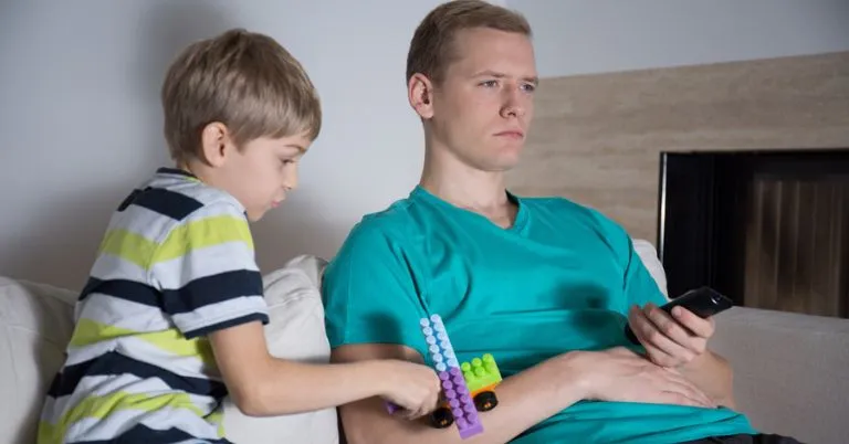 Signs He Doesn't Want to Be a Father