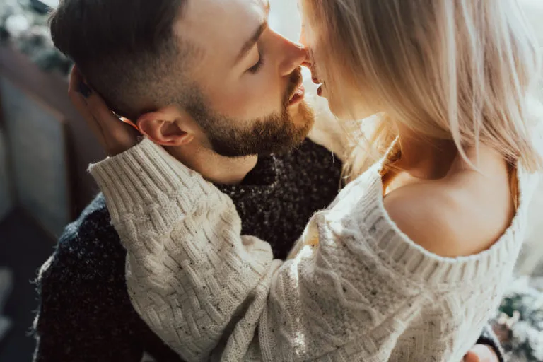 Signs Your Friend is Sleeping With Your Girlfriend