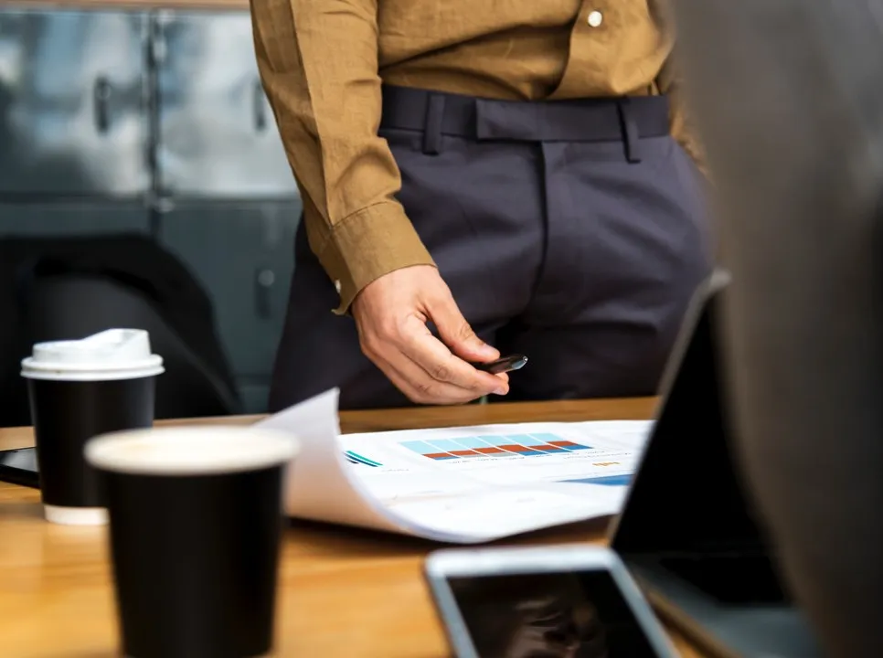 Signs Your Business Partner is Stealing