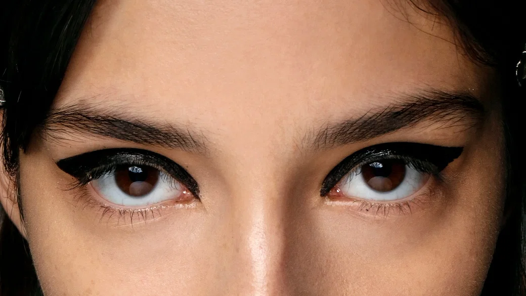 what-does-siren-gaze-mean