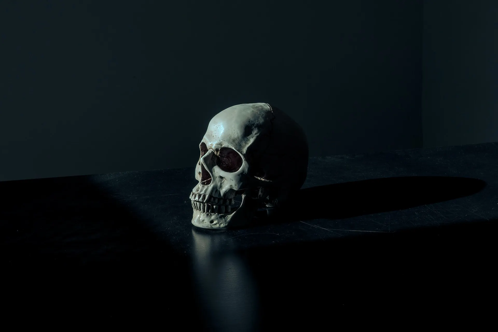 7 Warning Signs From the Dead: A Haunting Reality