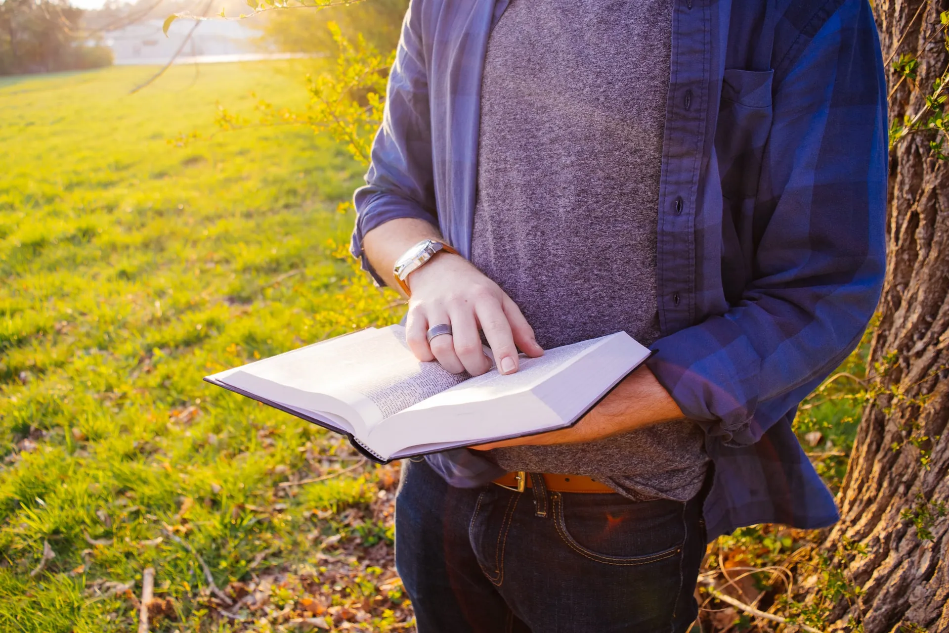 8 Clear Signs That Follow Those Who Believe