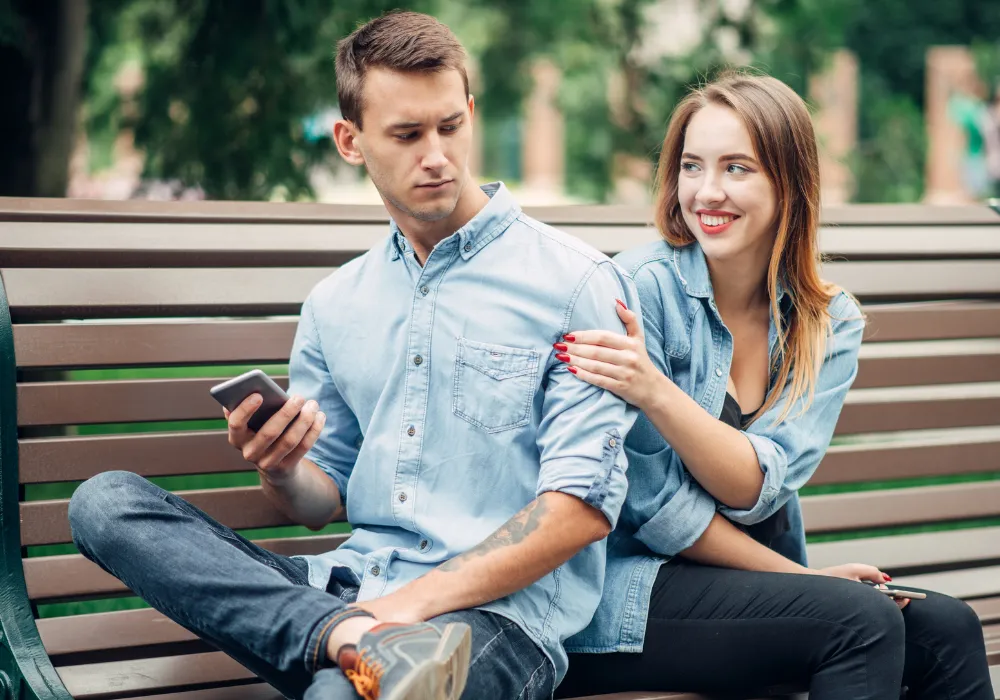 9 Clear Signs He Doesn’t Want a Relationship With You