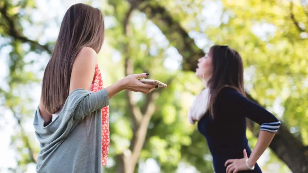 How to Deal With a Toxic Sister