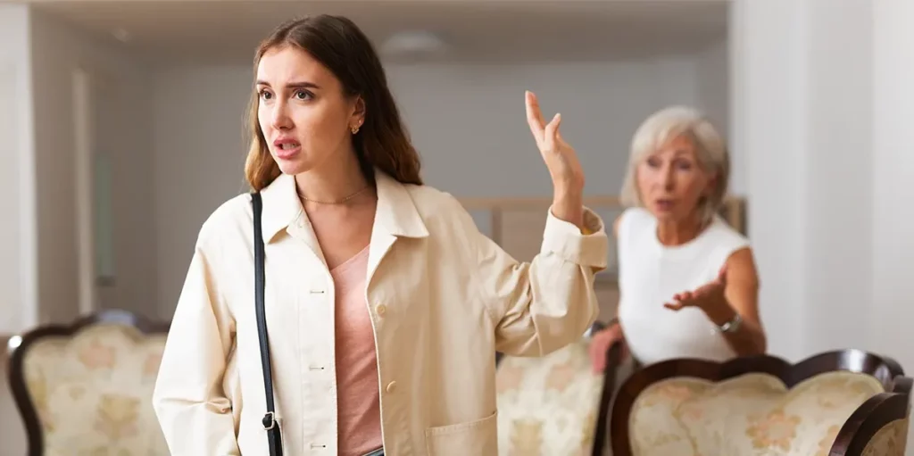 10 Clear Signs Your Mother Hates You