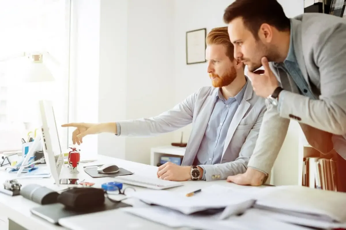 Signs Your Business Partner is Stealing
